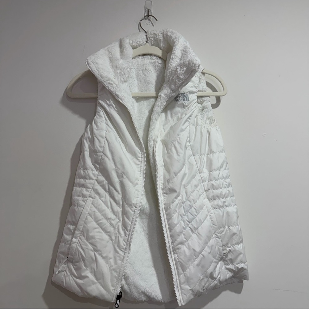 The North Face Women’s Reversible Quilted Fleece-Lined Vest